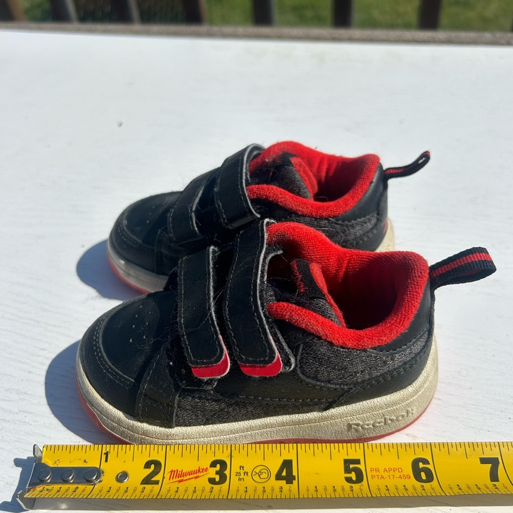 Reebok Toddler Black and Red Sneakers - Picture 4 of 6